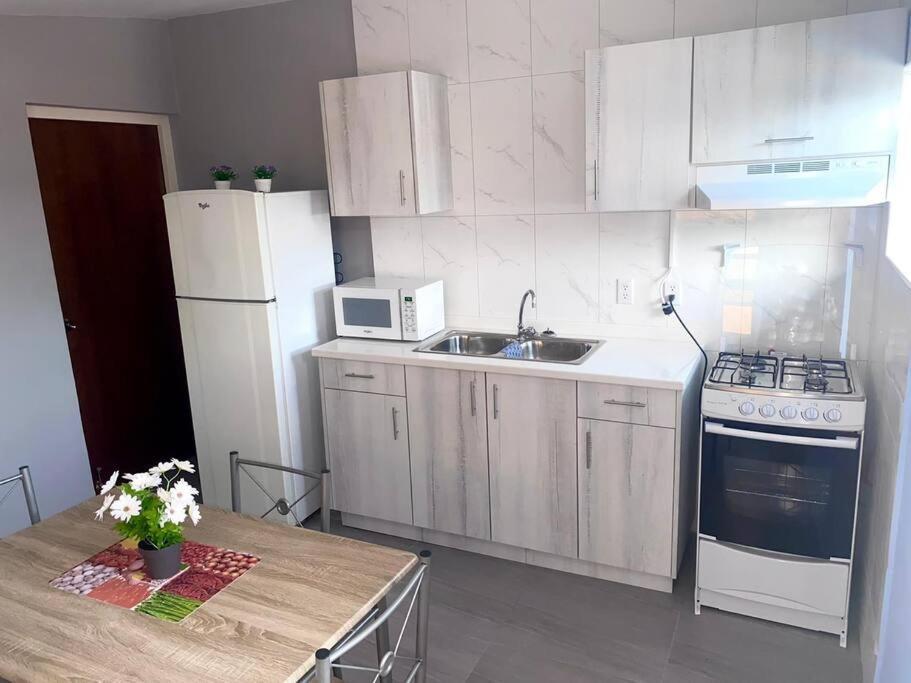 Cozy 1-Bedroom Apartment Close To City Center Віллемстад Екстер'єр фото